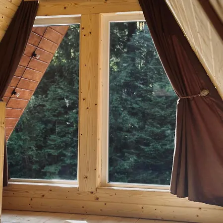 Dom wakacyjny під озером синевир 2